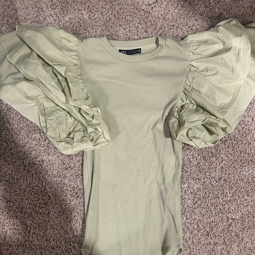 Zara Puff Sleeve Top in Light Green